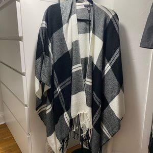 Black and white shawl